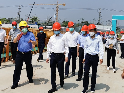 市领导走访调研火炬石墨烯新材料孵化基地项目